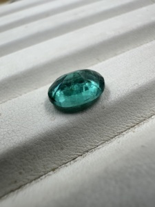 Aguamarina natural de corte ovalado, piedra preciosa verde suelta para la fabricación de joyas - Product Image 1