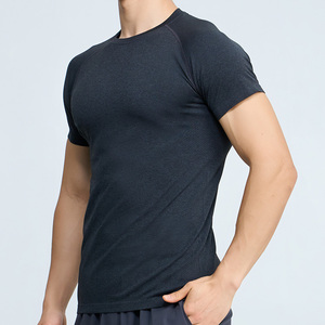 T-shirt de sport pour homme, gris foncé, manches courtes, col rond, coupe ajustée, séchage rapide, tricoté, couleur unie, polyester, vêtements de sport - Product Image 2