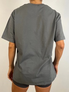 Camiseta Oversize para Mujer, Color Sólido, Informal, Verano, Top Largo, OEM, Básica, Moderna, Proveedor de Camisetas para Mujer - Product Image 4