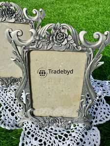 Marco de Fotos Metálico Hecho a Mano, Calidad Premium, Ligero, Ecológico, con Logotipo Personalizado, Decorativo, para Regalo, de Tradebyd - Product Image 3