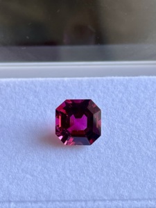Turmalina Rosa Rubelita Natural, Corte Asscher, 8.59 Quilates, Certificada por IGI, 12x12.5x8 MM, Calidad AAA, Color Claro, 8mm - Product Image 3