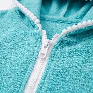 Vestido de Playa Personalizado para Niñas con Capucha, 100% Poliéster, Bonito, de Manga Corta, con Cremallera Frontal y Dobladillo con Volantes, para Piscina, con Logotipo, Proveedor - Product Image 6