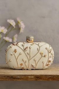 Sleek black saddle bag with a stunning <b>gold</b> leaf handle. Available at wholesale prices. - Product Image 6