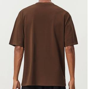 T-shirt décontracté à manches courtes et col rond en jersey de coton tricoté marron uni surdimensionné pour homme - Product Image 2