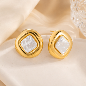 Bijoux de mode, boucles d'oreilles clous en acier inoxydable plaqué or 18 carats, forme carrée, ovale, navette, perle, fleur en plexiglas - Product Image 5