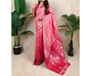 Sari de Seda Banarasi Rosa de Última Moda para Mujer, Diseño Floral Tejido con Zari Tradicional, para Fiestas, Bodas, Estilo Étnico - Product Image 2
