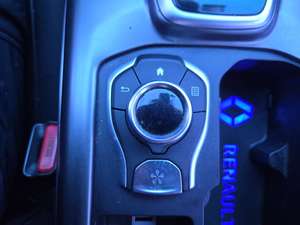 รถ SUV สีขาว ปี 2017 รุ่น QM6 มือสอง 5 ประตู สำหรับครอบครัว เดินทางในเมือง เครื่องยนต์ดีเซล รถใช้แล้วจากเกาหลี - Product Image 4