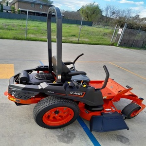 เครื่องตัดหญ้าแบบ Zero-Turn รุ่น Kubota Z242 ออกแบบมาเพื่อการควบคุมที่ง่ายดาย เหมาะสำหรับใช้งานในพื้นที่ที่อยู่อาศัย - Product Image 2