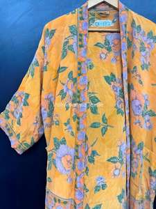 Robe kimono en crêpe de soie faite à la main pour femmes |   Sari Wrap à col en V, longueur totale, taille haute élastique, motif floral, logo sur le devant, doux | - Product Image 3