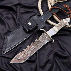 Cuchillo de caza artesanal de acero damasco y cobre San-Mai para exteriores con mango de asta de ciervo y guardacuchillo de acero, hoja fija de 8 pulgadas con punta caída - Product Image 1