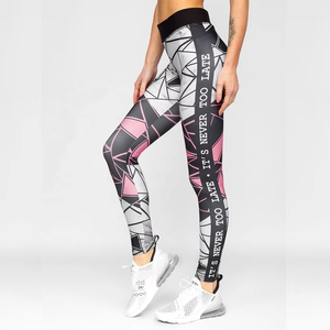 Leggings personnalisés imprimés par sublimation pour filles, à prix abordable, effet seconde peau, pour le sport, le fitness, le yoga, coupe slim capri - Product Image 6