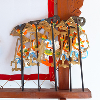 Poupée de marionnette Wayang Kulit indonésienne artisanale, mini scène de spectacle, cadre en bois, décoration de table culturelle javanaise traditionnelle