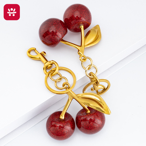 Kırmızı Kiraz Çanta Süsü, Kiraz Anahtarlık, Çantalar için Lüks ve Zarif Kristal Kiraz Süsü. - Product Image 2