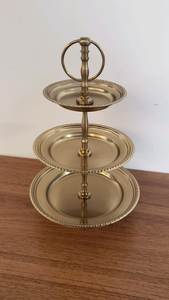 Elegante Soporte Redondo de Metal Dorado para Postres, para Exhibición de Pasteles de Boda de Lujo y Decoración de Mesa de Celebración - Product Image 1