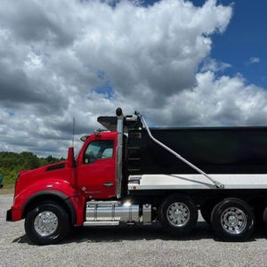 Camion tracteur diesel 6x4 à conduite à gauche pour le transport logistique de la chaîne d'approvisionnement mondiale - Product Image 1