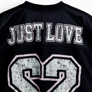 Camiseta de Fútbol Americano Personalizada Negra Oversize de Malla con Estampado de Número Rosa y Blanco, Ropa Urbana, Proveedor Mayorista de Camisetas Deportivas - Product Image 3