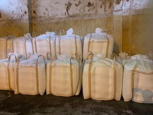 Vietimex Urea 46% Fertilizante Nitrogenado Perlado con Recubrimiento de Azufre de Liberación Rápida Controlada Blanco para Uso Agrícola en Bolsa de Salto 0.85-2.8mm - Product Image 2