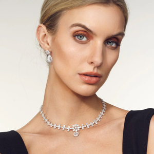 Collier pendentif de luxe pour femme en or massif 18 carats avec diamant taille brillant rond, motif floral, chaîne serpent plaquée rhodium - Product Image 3