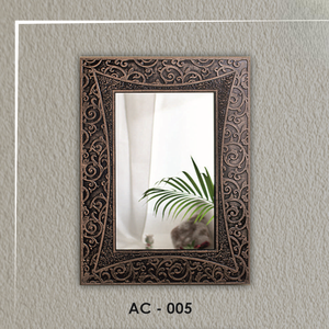 Espejo de diseño con marco rectangular robusto de acabado antiguo, lo que lo convierte en un punto de atención llamativo para cualquier habitación. - Product Image 2