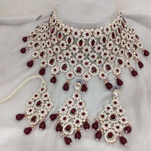 ชุดสร้อยคอทองคำชุบ 18K ประดับเพชรซิคอนออสเตรีย พร้อมต่างหูเหล็ก ดีไซน์สวยทันสมัย - Product Image 1