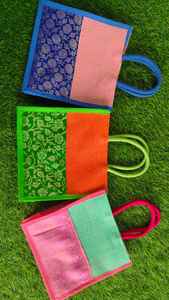 กระเป๋าจุ๊ตอเนกประสงค์แบบดั้งเดิมสำหรับสำนักงานและบ้าน  กระเป๋าใส่อาหารกลางวัน  กระเป๋าจุ๊ตแบบไม่ทอพร้อมผ้าลายปัก  2026 ผลิตในอินเดีย ขายส่งแบบ OEM - Product Image 4