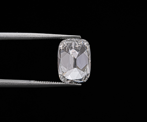 OM GEMS Diamante Cultivado en Laboratorio de 3.04 CT VVS-VS, Corte Cojín Alargado Fantasía Vívida, Certificado IGI, Forma de Mina Antigua para Joyería - Product Image 4