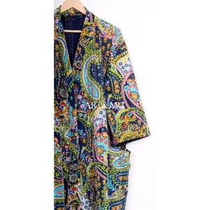 Peignoir 100% Coton Indien Patchwork Fait Main Style Kantha Kimono Tenue de Nuit Taille Unique Motif Floral d'Été Col en V - Product Image 3