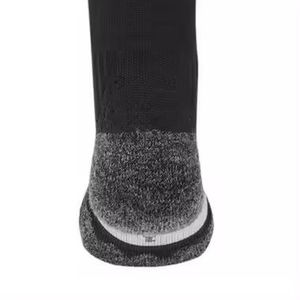 Calcetines de Compresión Deportivos hasta la Rodilla, Ajustables y Elásticos, Negros con Borde Rojo, Tejidos, para Soporte Atlético, Venta al Por Mayor - Product Image 5
