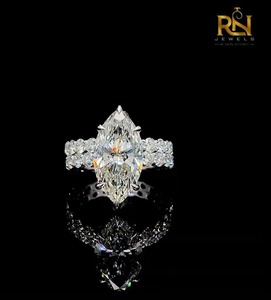 Anillo de compromiso de oro macizo de 9K/14K/18K con diamante marquise de laboratorio de 2 CT, doble fila, pavé, halo oculto, color DEF, lujo y alta gama - Product Image 1