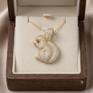 Pendentif élégant et personnalisé en argent 925 plaqué or, motif écureuil mangeant un châtaignier, serti de diamants naturels, idée cadeau raffinée - Product Image 4