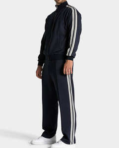 Ensemble de survêtement pour homme, veste et pantalon à fermeture éclair noire personnalisée avec rayures, design tendance, respirant, vêtements de sport pour homme - Product Image 1