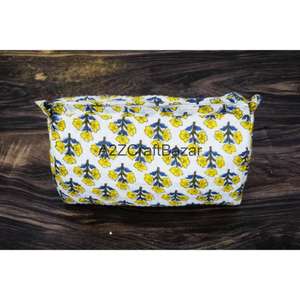 Pochette de voyage multifonctionnelle en coton imprimé avec pompon, écologique, sur mesure, avec fermeture éclair, disponible en 3 tailles pour organiser les cosmétiques - Product Image 4