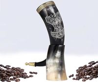 Corne à boire en corne de bœuf, neuve, sculptée et gravée, avec support en corne, motif gravé, corne viking, taille personnalisée et gravée.