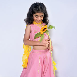 Conjunto de Lehenga Choli de Alta Calidad para Niñas de 1 a 9 Años, Vestido Étnico Bordado de Fantasía, Disponible a Precio de Mayoreo - Product Image 1