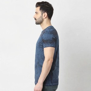 Camiseta de Manga Corta con Cuello Redondo para Hombre, Estampado en Serigrafía, Lavado Ácido, Azul, 100% Algodón, Corte Regular, Informal, Logotipo Frontal, Secado Rápido, Tejido de Punto - Product Image 6