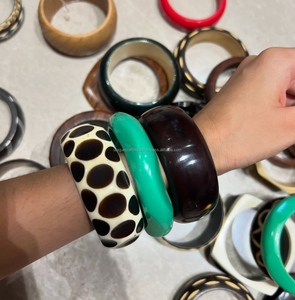 Bracelet en résine de style ethnique pour femmes, bijoux traditionnels faits à la main pour les occasions festives - Product Image 2