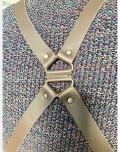 Tablier en cuir de vachette rouge de qualité supérieure, durable, pour barbecue, cuisine, chef, barista, avec poches, ajustement réglable - Product Image 2