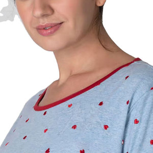 Ensemble de pyjama court moderne respirant avec texture douce et confort élégant pour la maison - Product Image 6