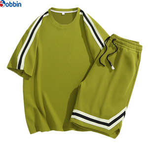 Conjunto de pantalones cortos personalizados para hombre, nuevo conjunto de verano a la moda con rayas, conjunto de pantalones cortos modernos para hombre, de manga corta, cuello redondo, holgado, estilo estudiantil. - Product Image 6
