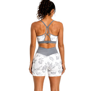 Ensemble de sport côtelé sans couture confortable pour femme – Tenue athlétique deux pièces extensible pour l'entraînement et le fitness - Product Image 2