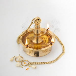 Diya Colgante Tradicional de Latón con Cadena, Lámpara de Aceite India para Puja, Decoración del Hogar, Regalo para el Festival Diwali, Fabricante Mayorista - Product Image 1