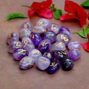 Juego de piedras Amethyst runas, con grabado Elder Futhark, alfabeto rúnico pagano, letras, juego de runas vikingas - Product Image 4