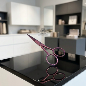 Tijeras para Cejas, Color Oro Rosa, Multifunción, 4.5 Pulgadas, Tijeras Pequeñas con Hoja Recta y Afilada - Product Image 4