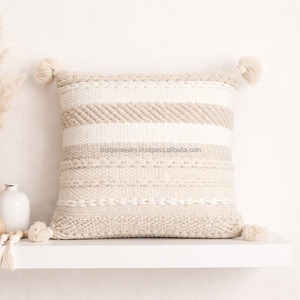 Funda de Almohada Bohemia de Algodón Tejido con Borlas en las Esquinas y Cierre Oculto Suave para una Decoración Elegante del Sofá - Product Image 2