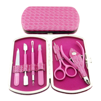 KOUNAIN Ensemble de manucure et pédicure professionnel 6 pièces personnalisable Cœurs roses Acier inoxydable Cuir synthétique Boîte luxueuse