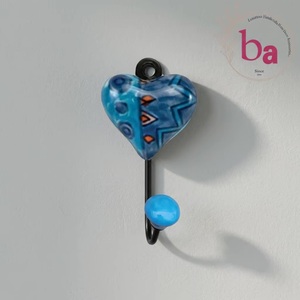 Ceramic Heart Wall Hook Blue Handmade Patterned Vintage Waterproof Eco-Friendly Adjustable Single Hook Novelty Design - Product Image 3