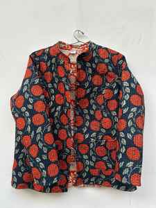 Veste d'hiver pour femme à imprimé floral fait main, vêtements blancs et roses, veste indienne Kantha, manteau matelassé en coton, style bohème hippie - Product Image 6