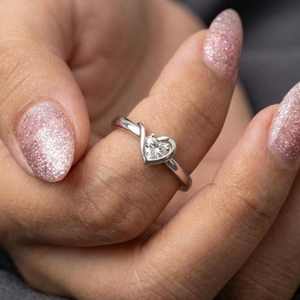 Anillo de Plata 925 con Forma de Corazón Trenzado y Moissanita, Joyería Fina para Mujer, Regalo de Compromiso para Enamorados - Product Image 5