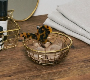 Panier en fil métallique doré, panier décoratif à tressage ouvert pour servir les fruits, panier de rangement pour la maison, la cuisine, l'organisation de la table - Product Image 2