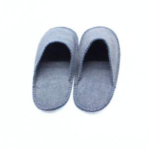 Pantoufles en feutre de laine faites à la main, douces, chaudes, écologiques, de haute qualité, pantoufles d'intérieur - Product Image 2